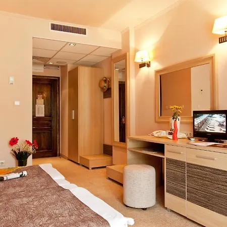 Hotel Balneo Complex & Aquatonik 4*