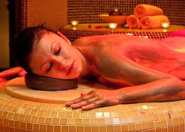 Хотел балнеокомплекс и акватоник